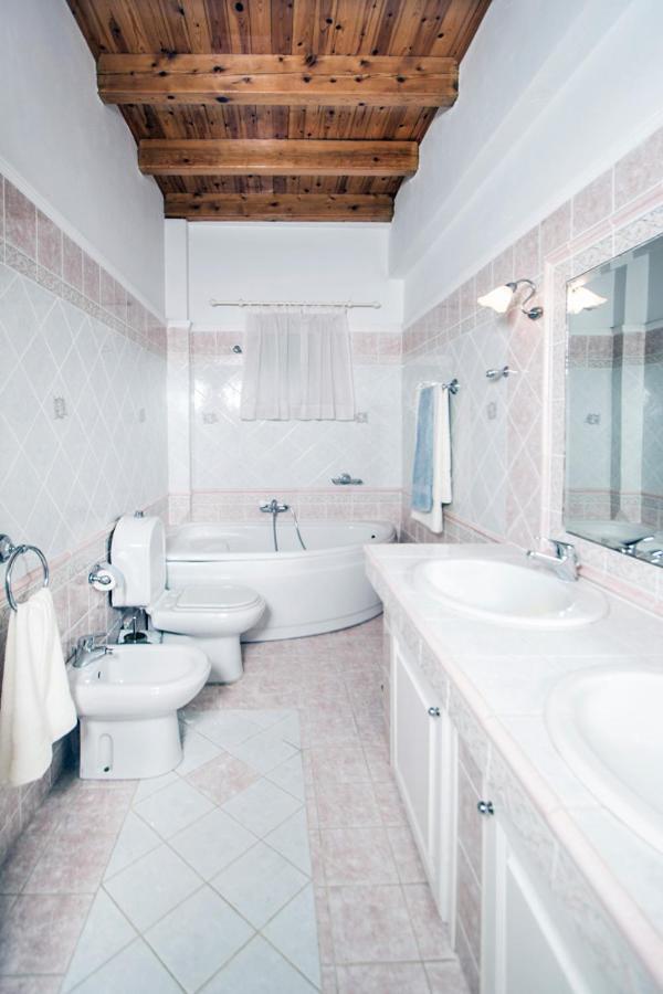 Villa Victoria Corfu Agios Matthaios  ภายนอก รูปภาพ